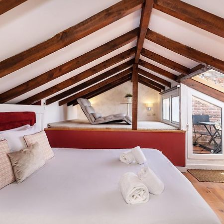 Апартаменты Guestready - Fantastic Rustic Duplex With Terrace Лиссабон Экстерьер фото